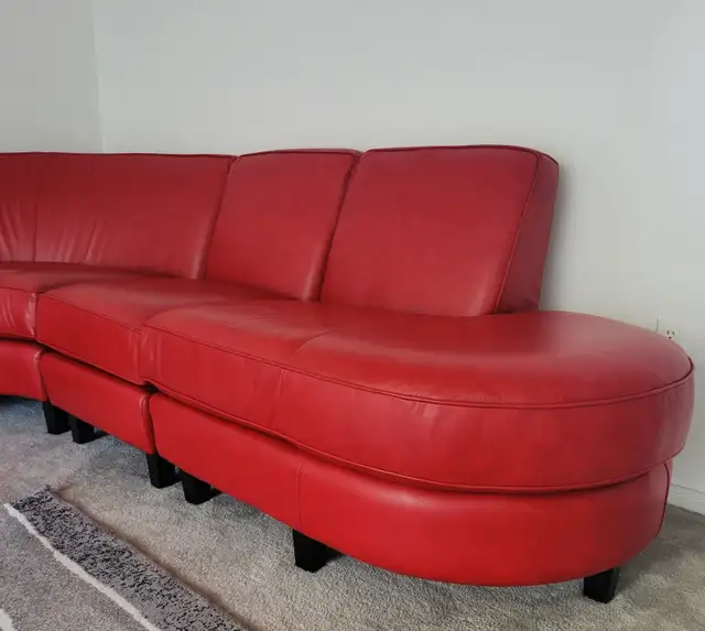 Adjustable like new real leather sectional couch can deliver in Couches & Futons in Sarnia - Image 10