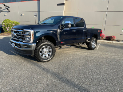 2023 Ford F-350 lariat lifted diesel 