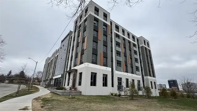 298 Hemlock St Waterloo - Leasing for August 2026 in Long Term Rentals in Kitchener / Waterloo - Image 2