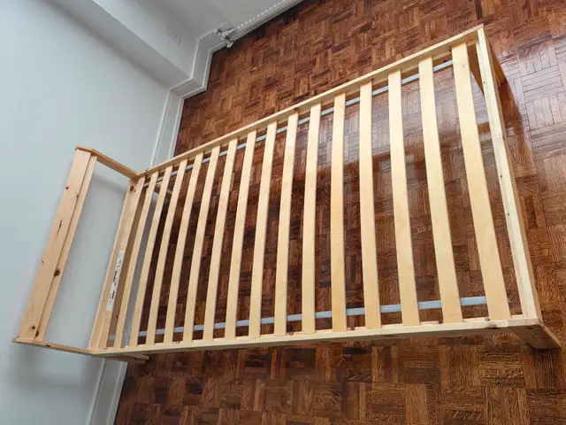 Twin Size Bed Frame and Matress62864745928707125