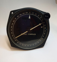 Vintage US Army Signal Corps Radio Compass