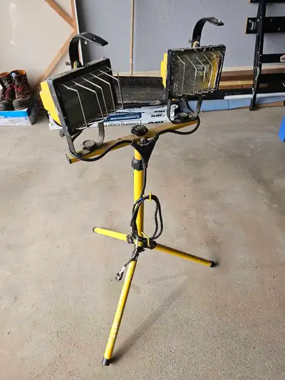 Work Light on Tripod,, View more