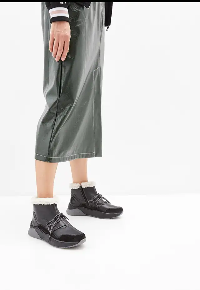 Brand new Jack Wolfskin windproof down women coat size S. +boots in Women's - Tops & Outerwear in Cambridge - Image 11