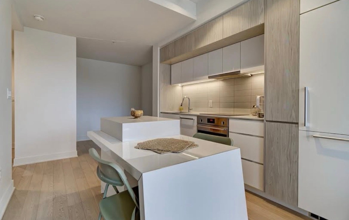 1288 Rue Saint-Antoine O — photo 1