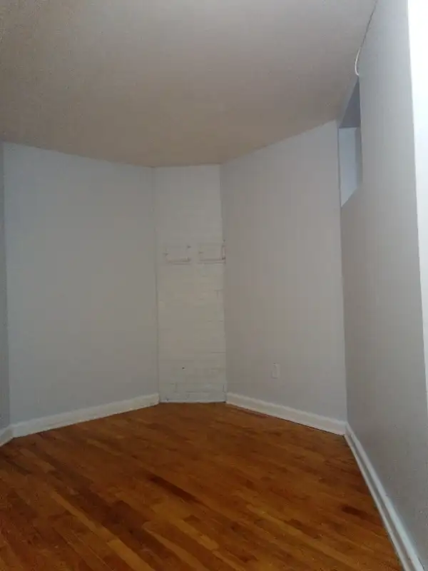 Looking for Roommate for May 1st...Centretown..Long term in Room Rentals & Roommates in Ottawa - Image 4