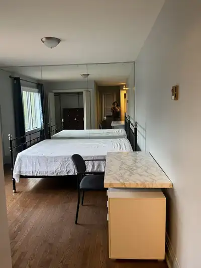 Master and Secondary Bedroom for Rent