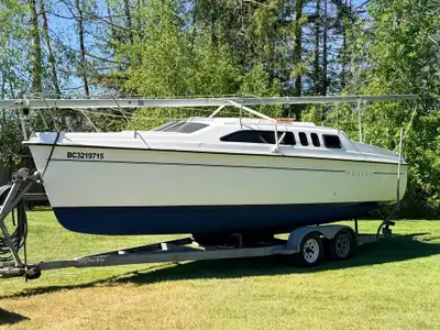 1996 Hunter 26 Trailer Sailer , complete and ready to go! New bottom paint for 2026 and fully servic...