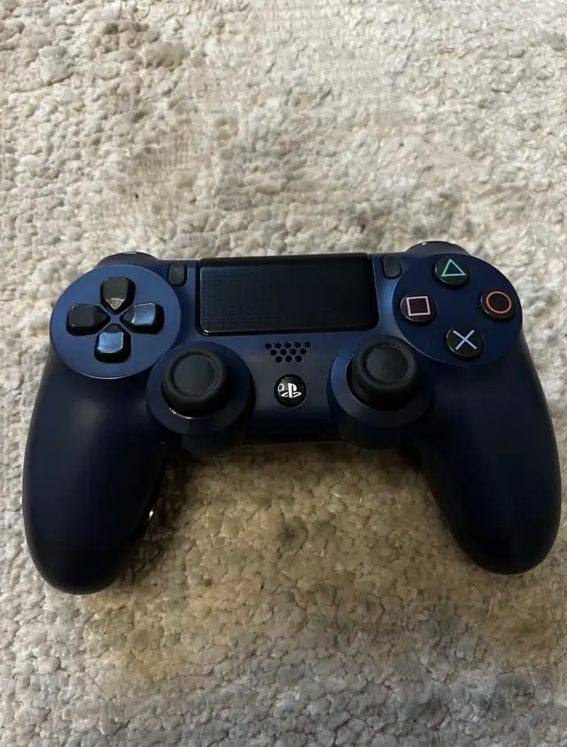 DualShock 4 controllers 452411675745996800