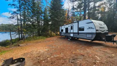 Under 30 feet! Sleeps 10! Solar! 2024 Travel Trailer With Equipment / Accessories. 16' Awning with L...