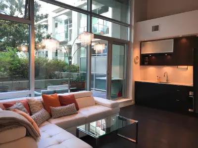 Furnished 1-Bedroom Condo – Downtown Victoria – $2,150/month