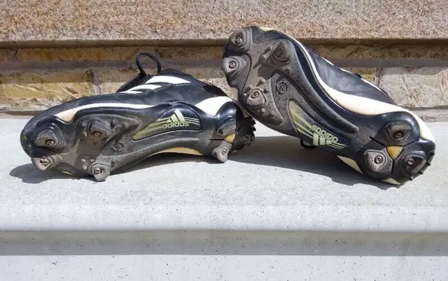 Men’s ADIDAS baseball/softball interchangeable cleats - size 10. in Baseball & Softball in Markham / York Region - Image 6