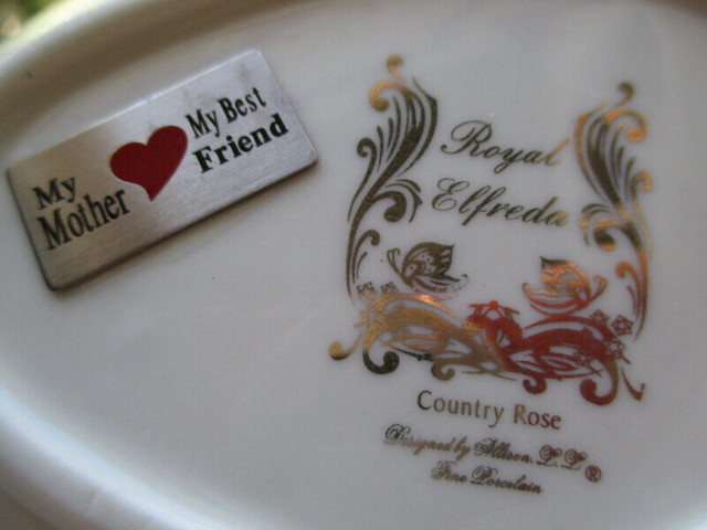Vintage Royal Elfreda Country Rose Handle 3 Section Serving Dish in Arts & Collectibles in Stratford - Image 3