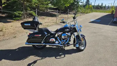 103961km - High Output Twin-Cam 103 Engine-6-Speed Cruise Drive Transmission-Boom! Box Infotainment...