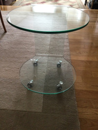 Tables en verre différents usages