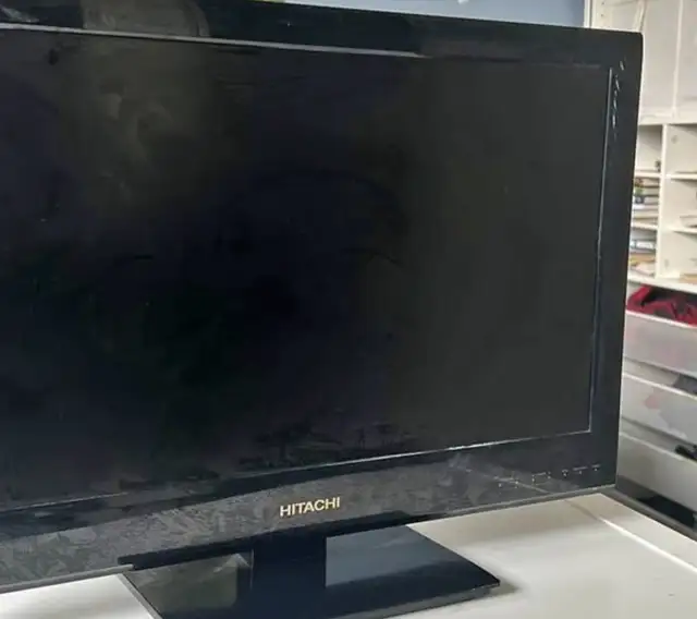 Hitachi 22" Computer Monitor in Monitors in Edmonton - Image 2
