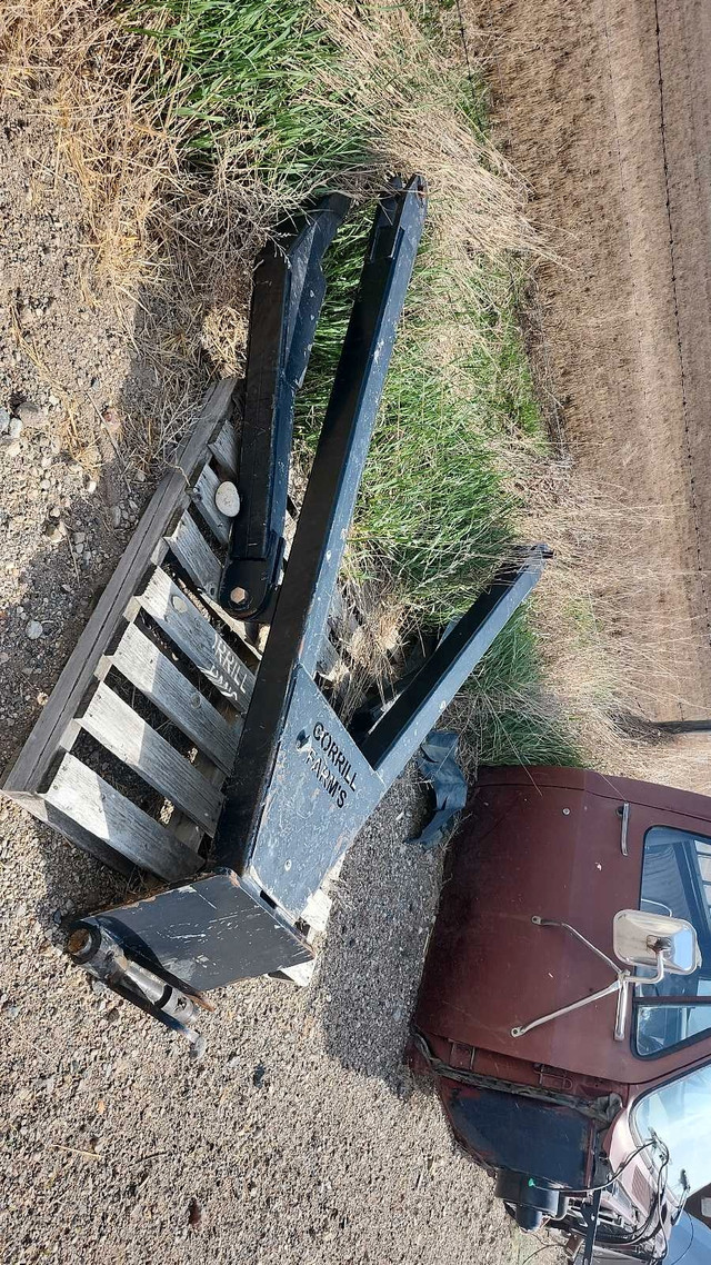 Bourgault air tank hitch 7000 cart in Other in Regina