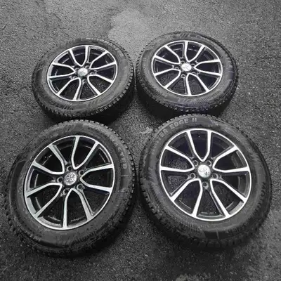 Ensemble complet pour Mitsubishi Lancer 2017. • 4 mags Mitsubishi • 4 pneus d'hiver presque neufs Mo...