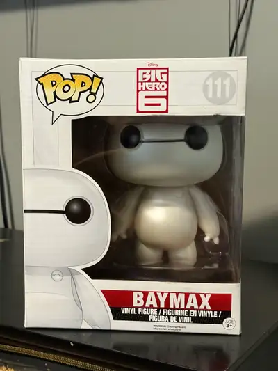 This Funko Pop! Big Hero 6 Baymax #111 vinyl figure is in excellent condition and ready to find a ne...