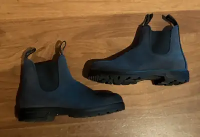 BNWB - Blundstone 1604 Blueberry Aus Size 6, View more