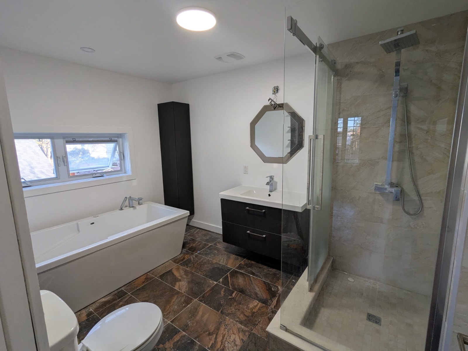 Beautiful 3 bedroom house for rent July 1st! — photo 2