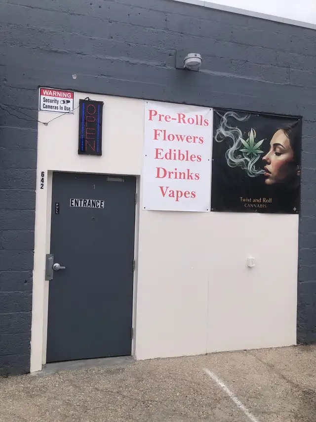 Cannabis shop for sale in Commercial & Office Space for Sale in Winnipeg - Image 5