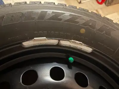 Like new ! Blizzak 4 Winter tires and rims in excellent condition. They have about 8000km only. Paid...