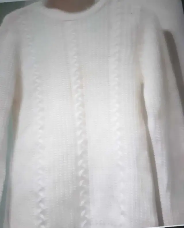 100%  Handmade White Sweater in Women's - Tops & Outerwear in Mississauga / Peel Region - Image 2