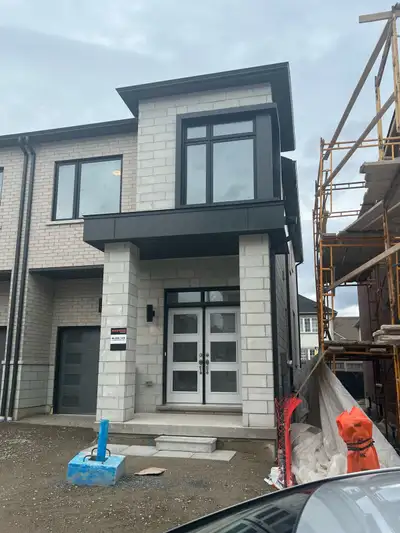 Brand new spacious 1750 sqft, 3 bedrooms , 2 1/2 washrooms. Close to all amenities, walking distance...