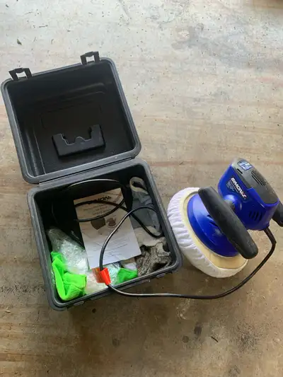car polisher/buffer/10”,carrying case.excellent condition,call902-680-5418