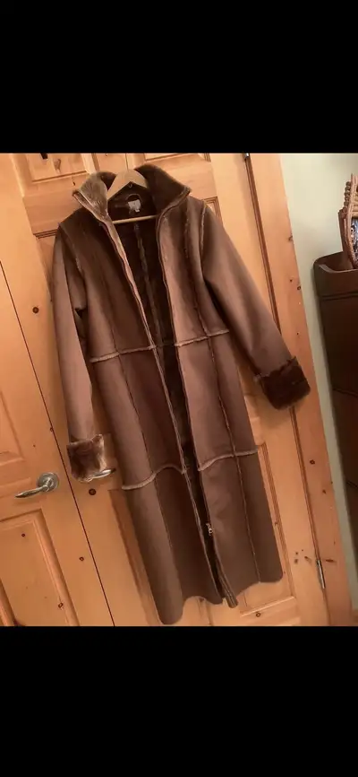 Like New Ladies Coat, Fall-Winter , View more