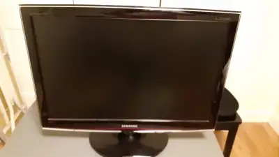 + Gift: LCD SONY a donner SyncMaster T240 FULL HD 24" widescreen monitor High-performance video disp...