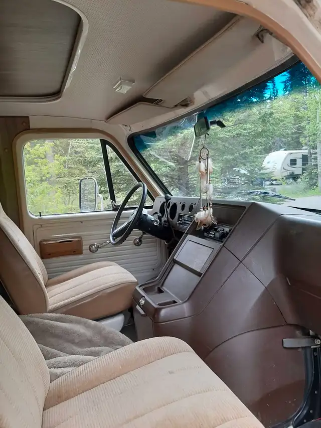1987 Chevy C-class motorhome I have a cabin in RVs & Motorhomes in Calgary - Image 10