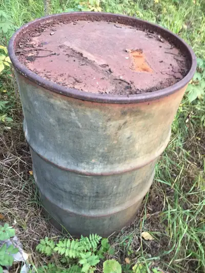 Big gray 45 gallon drum barrel for $5. PLEASE read the ad carefully My name - My name is Matt Peter....