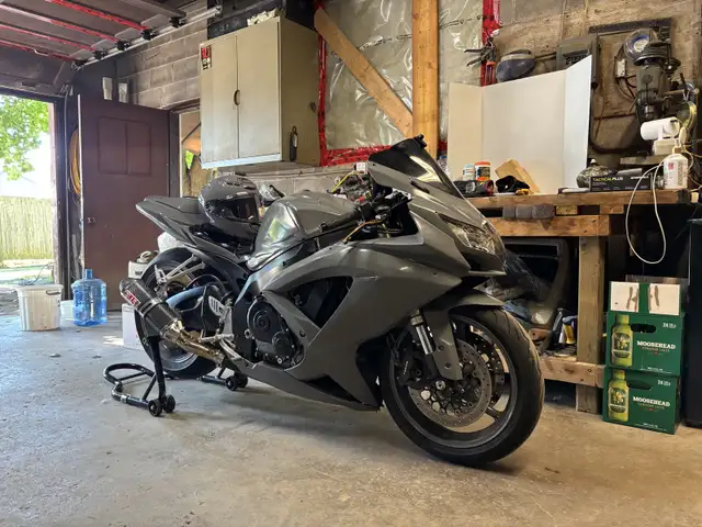 2008 gsxr 600 in Sport Bikes in St. Catharines - Image 3