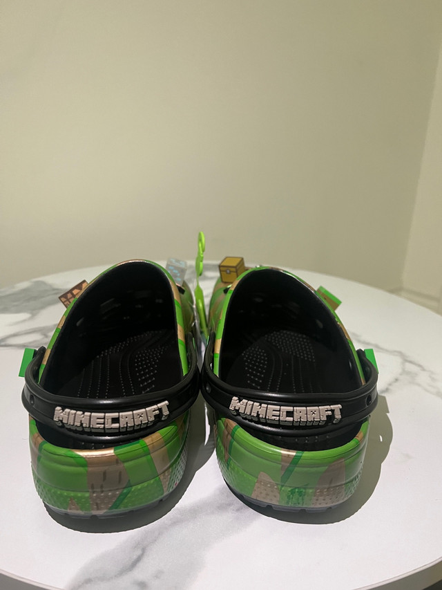 Minecraft Elevated Clog with extra jibbitz size - us12  in Men's Shoes in Mississauga / Peel Region - Image 3
