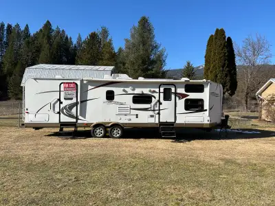 Clean, well maintained bunkhouse trailer ready for its next adventure! 2012 Rockwood Windjammer by F...