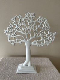 JEWELRY HOLDER METAL LIVING TREE STAND-WHITE