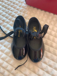 Tap shoes size 6 little kids/toddler