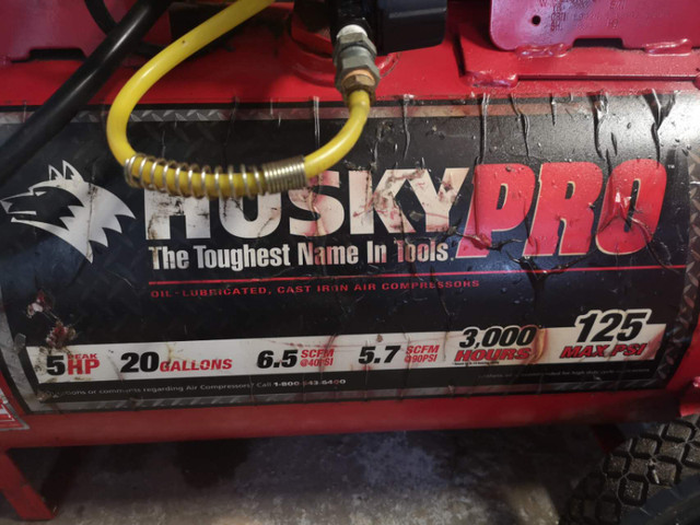 Husky pro 20 Gallon air compressor in Power Tools in Markham / York Region - Image 2