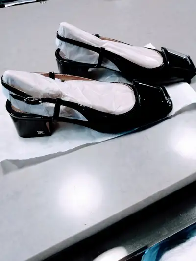 BRAND NEW SHOES.(Sam Edelman) SIZE 8 medium. NEVER WORN !!!, View more