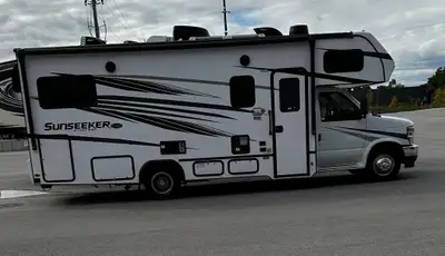 Comes with all hook ups and hoses. Let your adventure begin today! This 2023 Forest River Sunseeker...