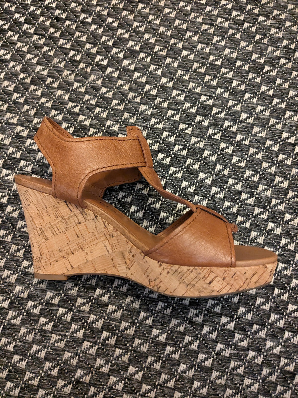 Women's leather sandals in Women's - Shoes in City of Toronto - Image 3