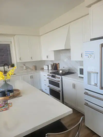 Room available for rent (Port Hope). Shared kitchen. Private bathroom. Parking available. Internet a...