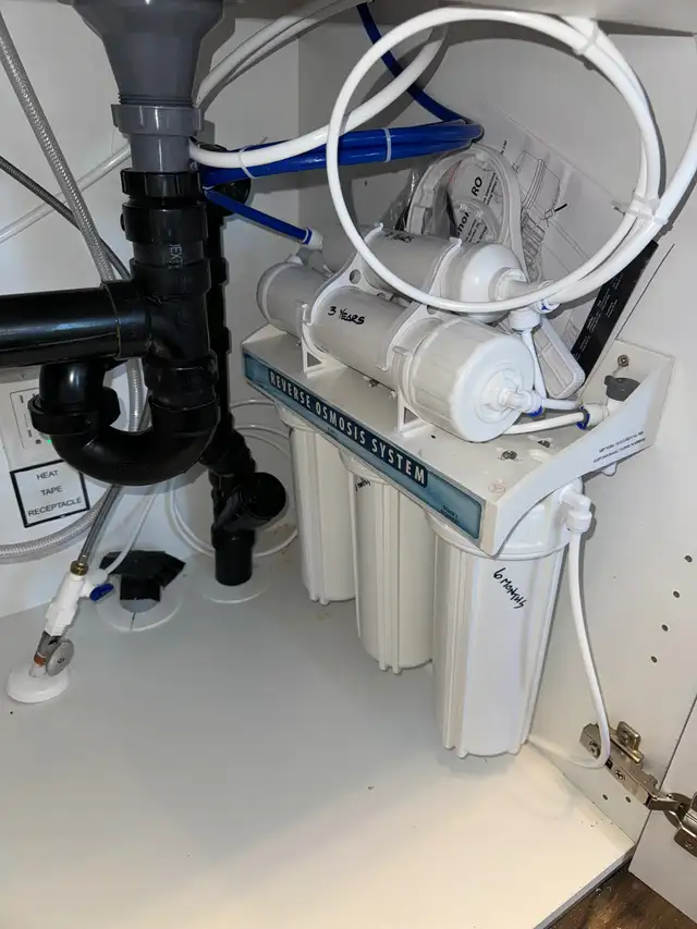 HUNGRY PLUMBERS are looking for work.63234884371459124