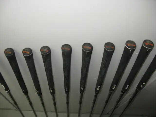 Ping Zing Golf Iron Set. Green Dot. 2-SW. Beautiful Condition in Golf in Ottawa - Image 7