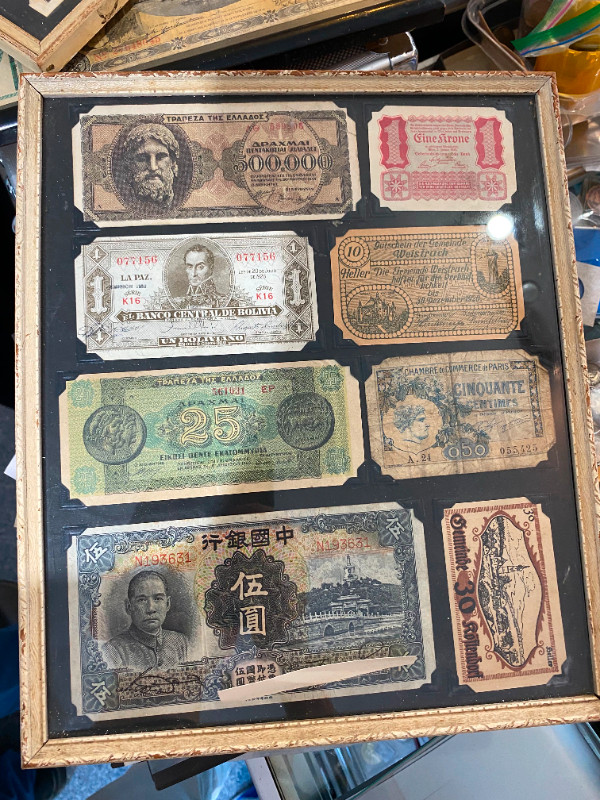 Foreign Bank Notes Over 1,000 available please ask Bill in Arts & Collectibles in Mississauga / Peel Region - Image 3