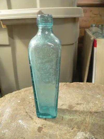 plusieurs bouteille antique a différent prix photo 1 bouteille antique gin 4 épaule bleu # 8109.1 ra...