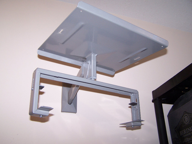 TV Wall Mount, Old CRT Model Style in Video & TV Accessories in Edmonton - Image 3