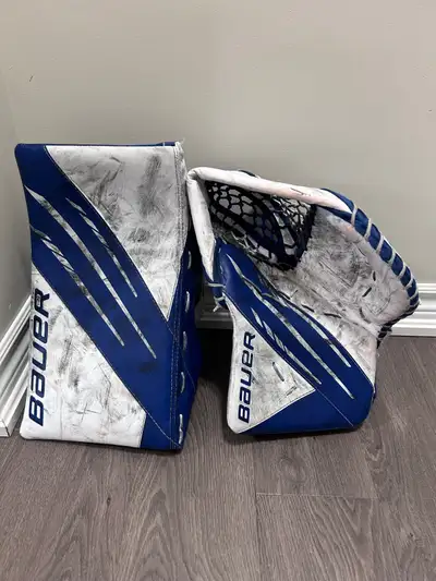 Senior Bauer Vapor 3X glove and blocker set used for 1 season. Pick up preferred but can meet in Dur...