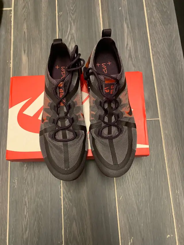 Nike Air Vapormax Plus men shoes size 10 in Tennis & Racquet in City of Toronto - Image 4